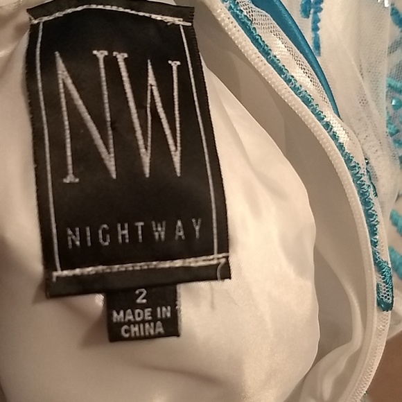 Dress - Picture 8 of 8